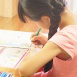 子供が何度言っても勉強しない。自主的にやる意外な方法とは